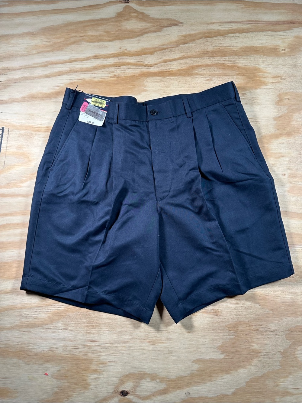 Roundtree & Yorke Men's Navy Flat-Front Pleated Shorts